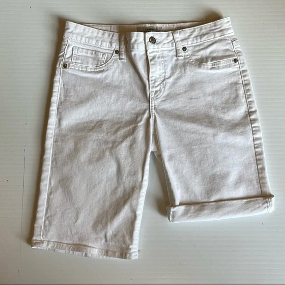 Lucky Brand “The Bermuda” White Denim Jean Shorts Size 4 / 27 Mid Rise NWOT - Picture 2 of 3